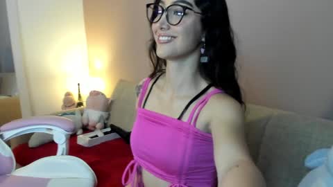 Kym Giraldo online show from December 2024 07:18:01 AM