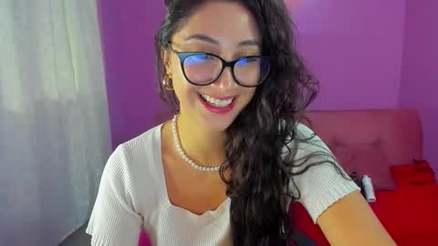 Kym Giraldo online show from September 2025 05:12:01 AM