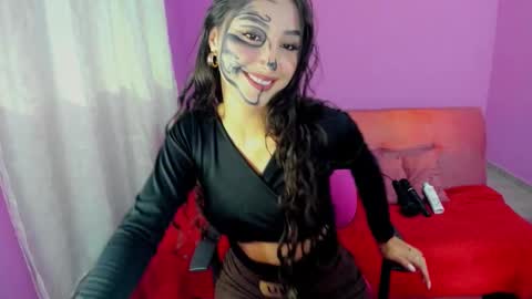 Kym Giraldo online show from October 2025 05:00:02 AM