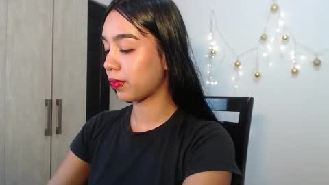 Kyra  online show from January 2026 01:02:02 PM