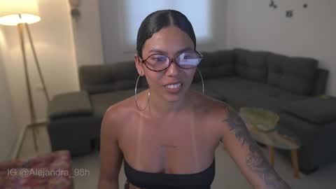 schedule 300 pm - 1100pm colombia time online show from September 2025 10:44:02 PM