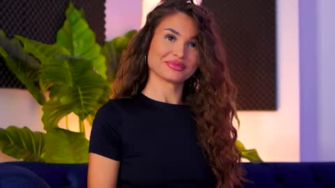 Kyssa online show from October 2025 06:39:01 PM