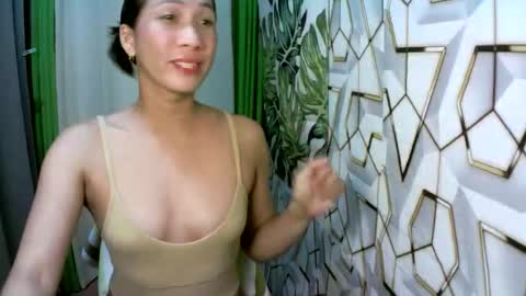 kyutshyne online show from April 2026 05:17:01 PM