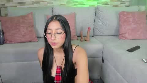 Snapshot of kyy_isa chatting on February 2026 03:22:02 AM IG online show from February 2026 03:22:02 AM