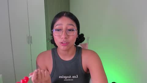 Snapshot of kyy_isa chatting on February 2026 04:39:02 AM IG online show from February 2026 04:39:02 AM