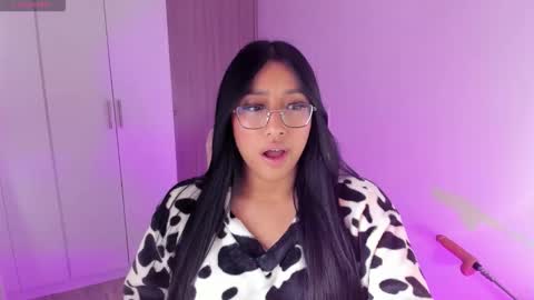 Snapshot of kyy_isa chatting on February 2026 11:28:02 AM IG online show from February 2026 11:28:02 AM