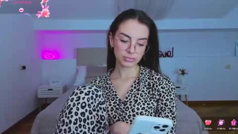 Snapshot of l1ttle_angel__ chatting on September 2025 09:09:01 PM Margo online show from September 2025 09:09:01 PM