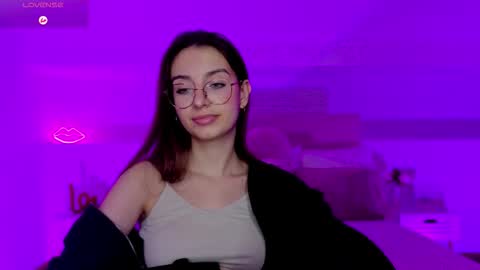 Snapshot of l1ttle_angel__ chatting on November 2025 08:52:01 PM Margo online show from November 2025 08:52:01 PM