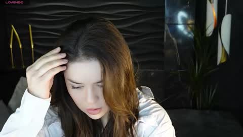 Melanie online show from November 2025 09:04:01 PM