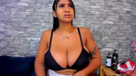 Snapshot of la_indiia chatting on February 2025 12:05:02 PM la_indiia online show from February 2025 12:05:02 PM