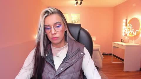 Snapshot of la_monitora chatting on May 2026 11:28:02 AM T A T I A N A online show from May 2026 11:28:02 AM