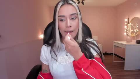 Snapshot of la_monitora chatting on May 2026 11:41:02 AM T A T I A N A online show from May 2026 11:41:02 AM