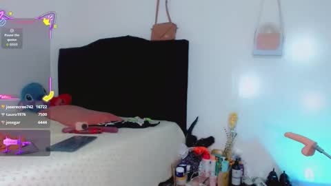 Snapshot of la_ratona_1 chatting on October 2025 07:03:01 PM AriSaray online show from October 2025 07:03:01 PM