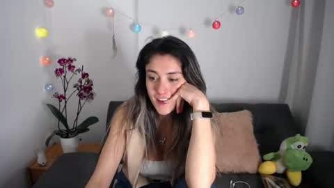 Snapshot of la_rola_ chatting on June 2026 03:15:02 AM Catalina online show from June 2026 03:15:02 AM