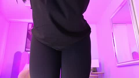 Cris  online show from February 2025 11:28:02 AM