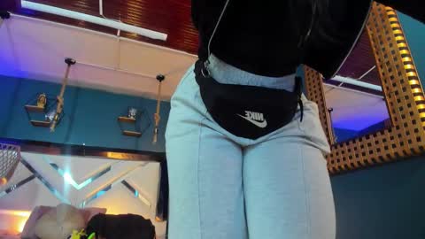 Cris  online show from November 2025 11:10:01 AM