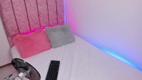 Snapshot of laana_foxx chatting on May 2026 06:45:02 PM lana foxx Model independient online show from May 2026 06:45:02 PM