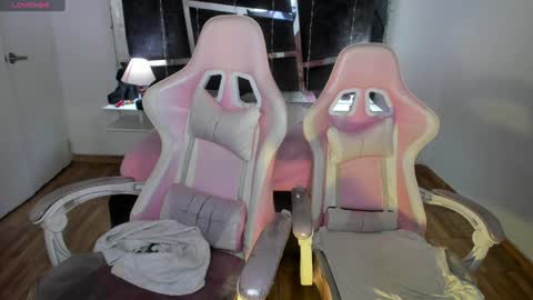  L A R A   online show from December 2024 12:56:01 AM