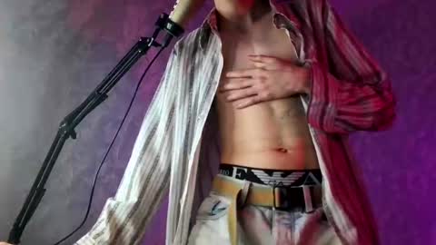 Snapshot of labour_guy chatting on March 2025 01:06:02 PM Marco online show from March 2025 01:06:02 PM