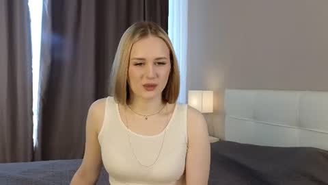 Snapshot of lachelleellwanger chatting on July 2026 05:03:02 AM Kate online show from July 2026 05:03:02 AM