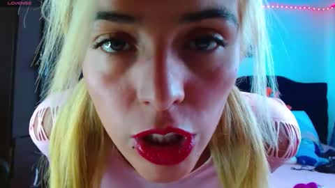 Snapshot of lacolombiana_bitch chatting on September 2025 07:17:02 PM Valentina online show from September 2025 07:17:02 PM