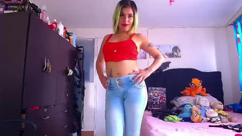 Snapshot of lacolombiana_bitch chatting on May 2026 08:15:01 PM Valentina online show from May 2026 08:15:01 PM