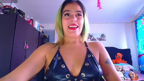 Snapshot of lacolombiana_bitch chatting on May 2026 07:55:02 PM Valentina online show from May 2026 07:55:02 PM