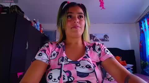 Snapshot of lacolombiana_bitch chatting on June 2026 08:00:01 PM Valentina online show from June 2026 08:00:01 PM