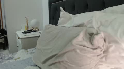 lady____a online show from January 2026 09:35:02 PM