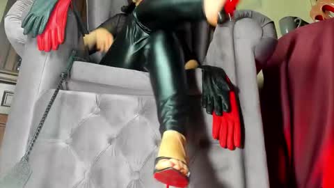 Snapshot of lady__leather chatting on November 2025 03:11:01 PM GoddessLeather online show from November 2025 03:11:01 PM