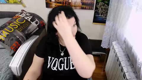 lady_boom_ online show from November 2025 01:25:02 PM