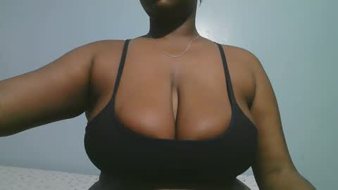 lady_dearra online show from February 2026 03:21:01 AM