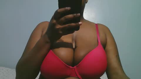 lady_dearra online show from February 2026 03:03:02 AM