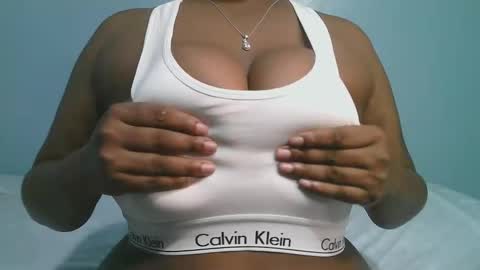 lady_dearra online show from February 2026 03:05:01 AM