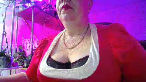 Snapshot of lady_gloria chatting on December 2024 05:10:02 AM Lady Gloria online show from December 2024 05:10:02 AM
