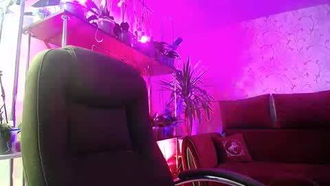 Snapshot of lady_gloria chatting on December 2024 08:11:02 AM Lady Gloria online show from December 2024 08:11:02 AM