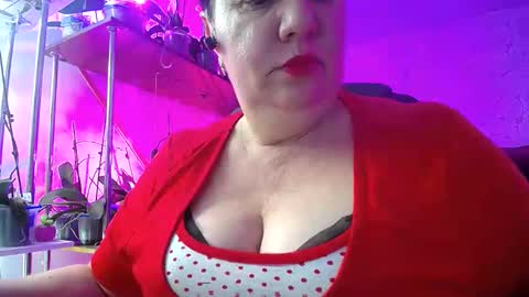 Snapshot of lady_gloria chatting on December 2024 01:47:01 PM Lady Gloria online show from December 2024 01:47:01 PM