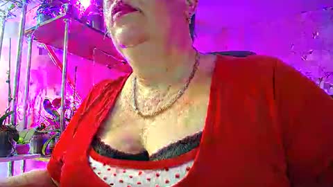 Snapshot of lady_gloria chatting on February 2025 12:37:01 PM Lady Gloria online show from February 2025 12:37:01 PM