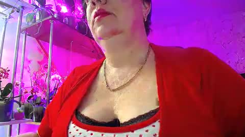 Snapshot of lady_gloria chatting on March 2025 12:04:02 PM Lady Gloria online show from March 2025 12:04:02 PM