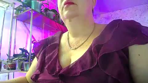 Snapshot of lady_gloria chatting on September 2025 04:23:02 AM Lady Gloria online show from September 2025 04:23:02 AM
