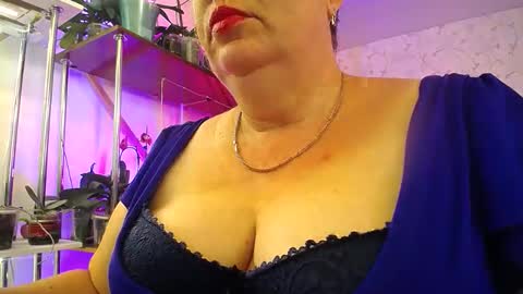 Snapshot of lady_gloria chatting on September 2025 10:25:02 AM Lady Gloria online show from September 2025 10:25:02 AM