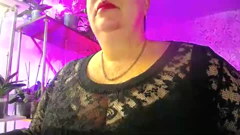Snapshot of lady_gloria chatting on October 2025 04:24:01 AM Lady Gloria online show from October 2025 04:24:01 AM