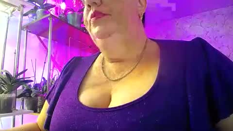 Snapshot of lady_gloria chatting on October 2025 01:07:01 PM Lady Gloria online show from October 2025 01:07:01 PM