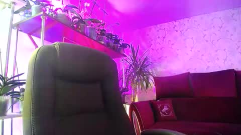 Snapshot of lady_gloria chatting on November 2025 07:08:02 AM Lady Gloria online show from November 2025 07:08:02 AM