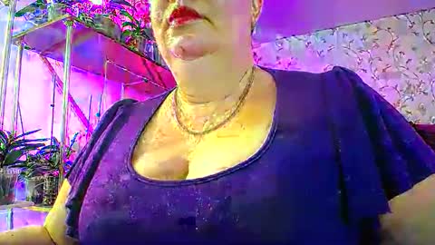 Snapshot of lady_gloria chatting on November 2025 06:30:01 AM Lady Gloria online show from November 2025 06:30:01 AM