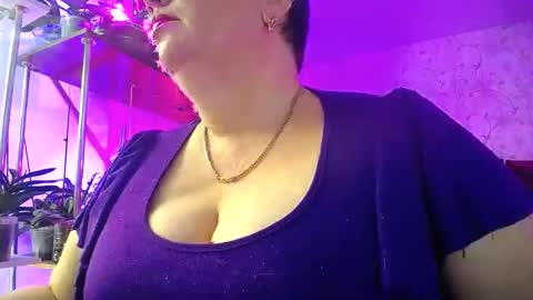 Snapshot of lady_gloria chatting on November 2025 05:40:02 AM Lady Gloria online show from November 2025 05:40:02 AM