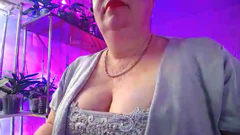 Snapshot of lady_gloria chatting on November 2025 06:46:02 AM Lady Gloria online show from November 2025 06:46:02 AM