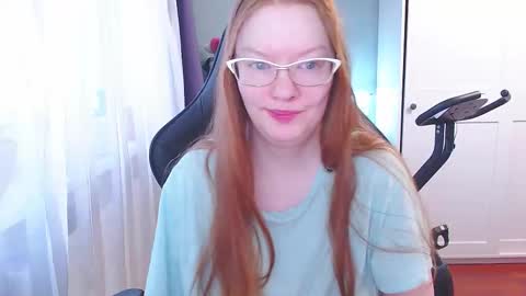 Angelika online show from November 2025 01:00:02 PM