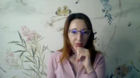 Kira online show from November 2025 09:30:02 AM