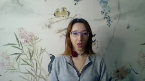 Kira online show from November 2025 09:42:02 AM